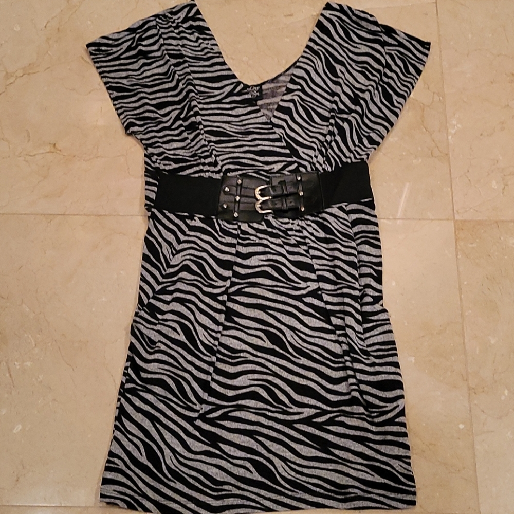 Like New Love Reign Grey & Black Zebra Dress
